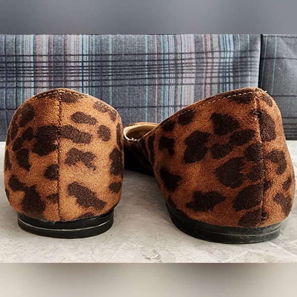 Nine Eest Leppard Print Flats - Picture 5 of 6